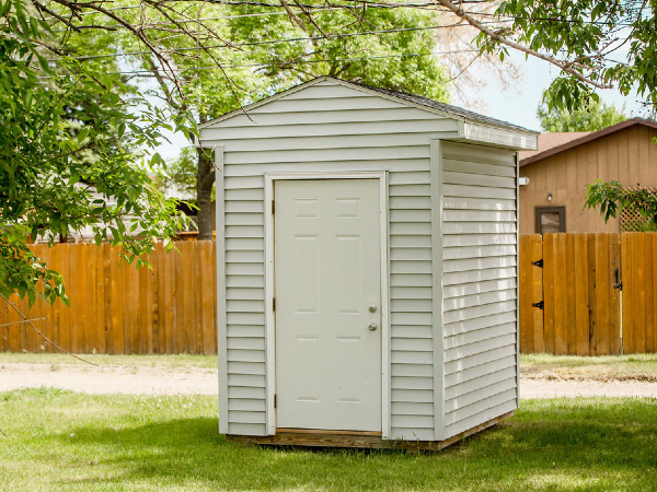 Free standing shed in the backyard of duplex