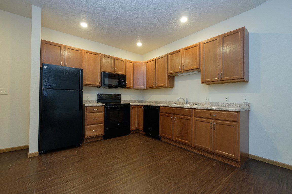 C North Sky 1bdrm 3305 Kitchen