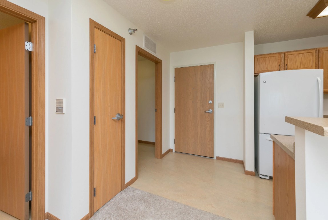 E Sunrise North 1bdrm 215 Entry