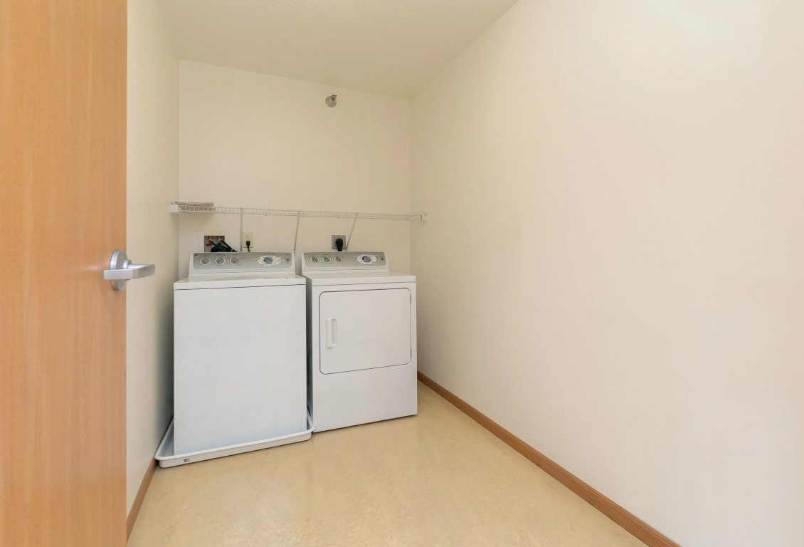 K Sunrise North 1bdrm 215 Laundry Room