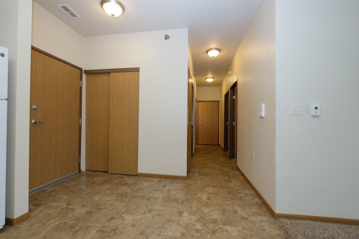 N North Sky 2bdrm 2211 Entry