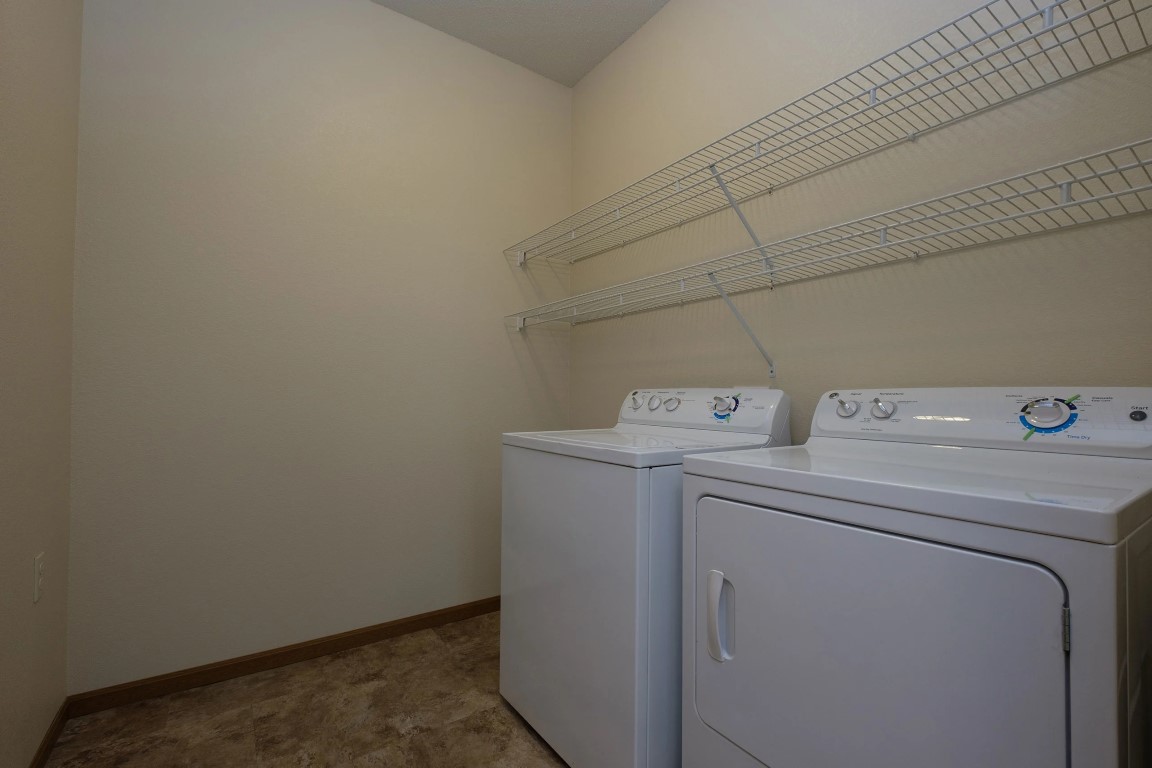 V North Sky 2bdrm 2211 Laundry Room